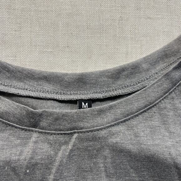 Men Gray sleeveless Tee Sz M PRE owned Excellent - Picture 3 of 6